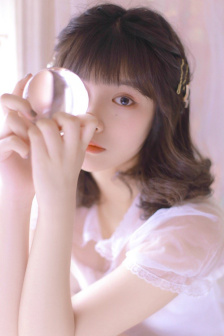 鱼跃在花见